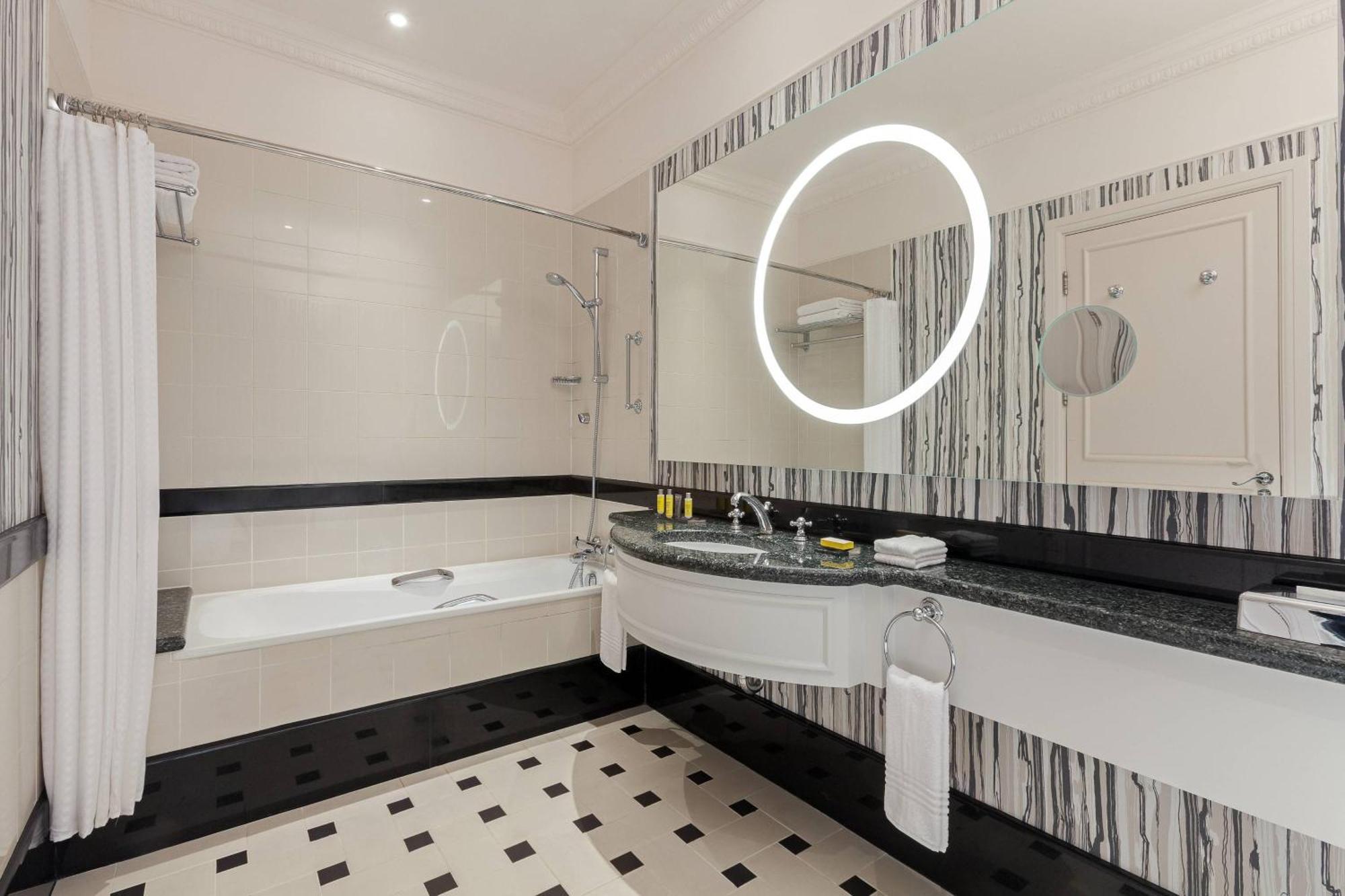 Tbilisi Marriott Hotel Luaran gambar